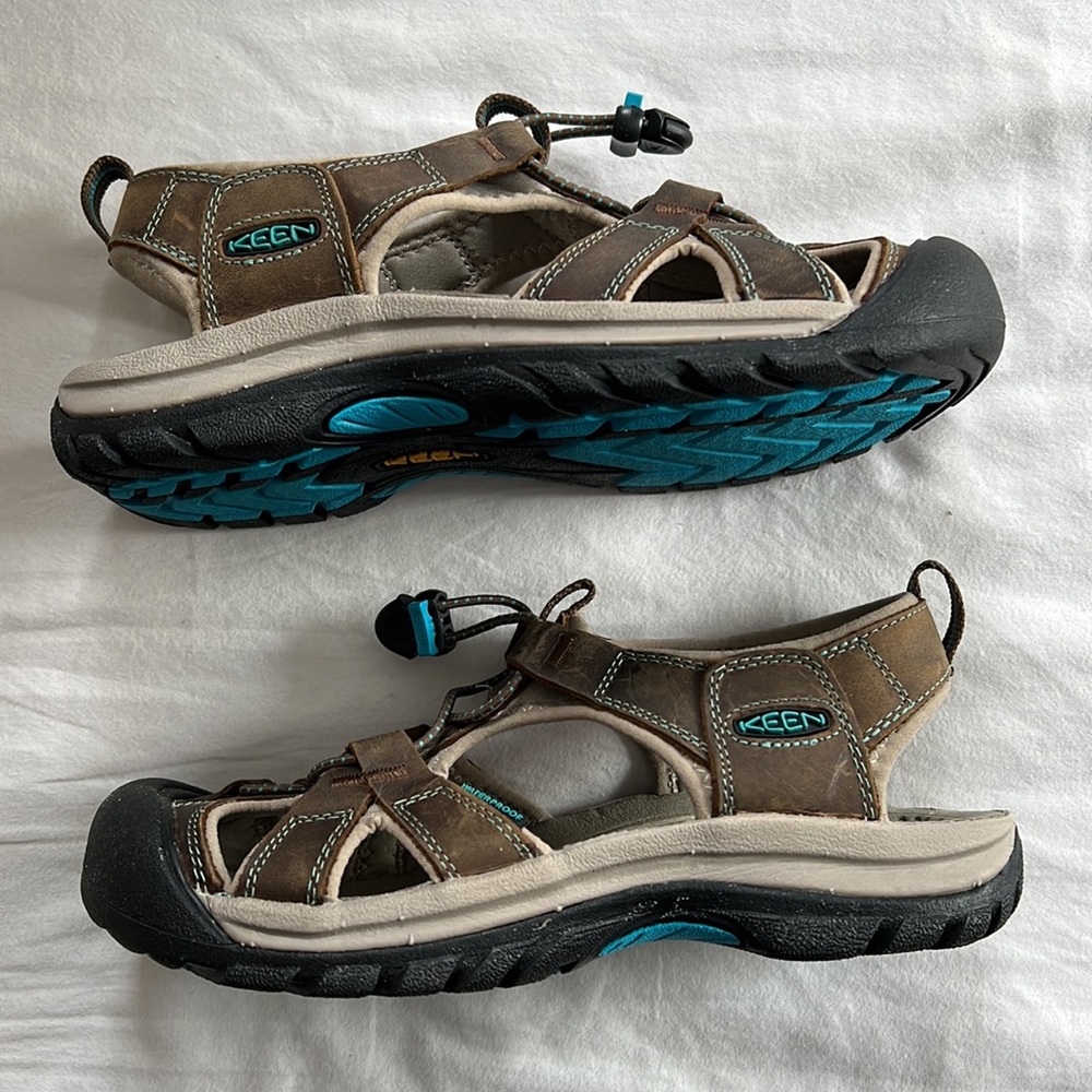 NIB Keen Venice sandals 7.5